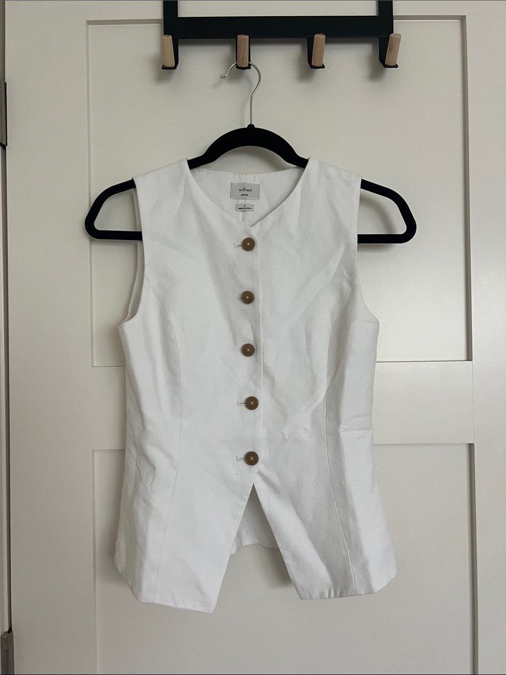 Wilfred White Sleeveless Button-Front Vest Top with Tan Buttons